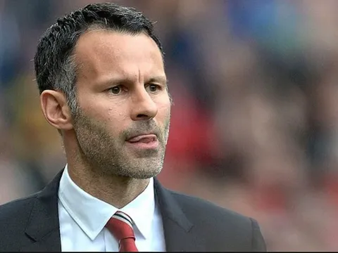 Ryan Giggs tự 'chào hàng' với cả Everton lẫn Leicester