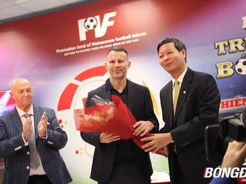 Ryan Giggs và Paul Scholes sẵn sàng đưa con đến PVF rèn luyện