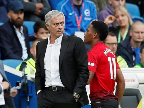 Đây, lý do Mourinho chọn Martial thay thế Sanchez