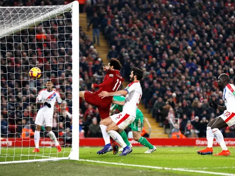 "Salah đang ăn vạ như Ronaldo"