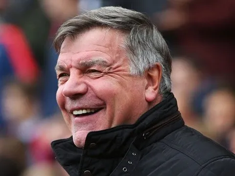 Sam Allardyce hay David Moyes sẽ phiêu lưu với tuyển Scotland?