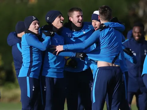 Sân tập Tottenham vui như trẩy hội trước đại chiến Man City