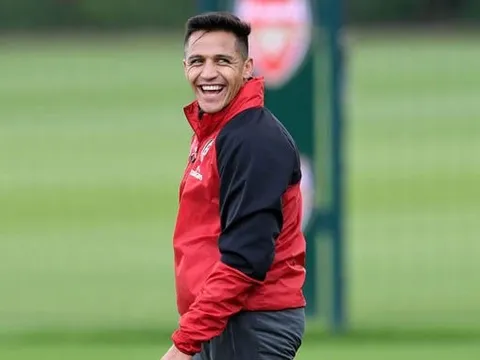 Sanchez cười khoái trá trước đại chiến với Chelsea