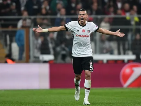 Sang Thổ Nhĩ Kỳ, Pepe quay lại chê CĐV Real Madrid