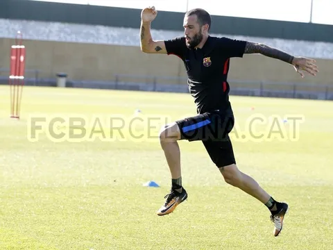 Sao Barca bứt tốc khủng khiếp trong buổi tập cuối cùng