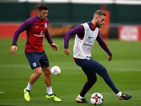 Sao Liverpool đảo chân như Messi trong buổi tập thứ 2 của Tam sư
