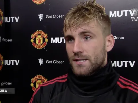 Shaw tiết lộ về không khí phòng thay đồ sau thảm hoạ tại Old Trafford