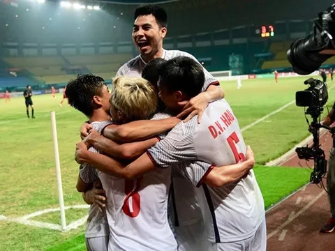 Sao Olympic Việt Nam bị kiểm tra doping vì "tội" chạy nhiều