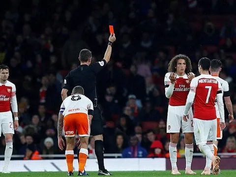Sao trẻ Arsenal mất điểm nặng trước Emery vì hành động dại dột