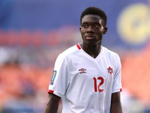 Sao trẻ Canada chuẩn bị sang Man Utd thử việc