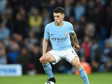 Sao trẻ Phil Foden chơi đầy nỗ lực trước Leicester City