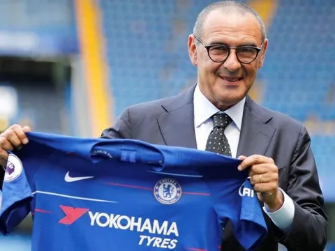 Sarri: "Chưa thể thay đổi chiến thuật tại Chelsea được"