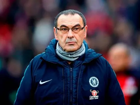 Sarri cuống cuồng lo lắng vì Fabregas