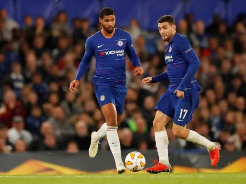 Sarri thẳng thừng chỉ trích một tiền vệ Chelsea không đáp ứng kỳ vọng