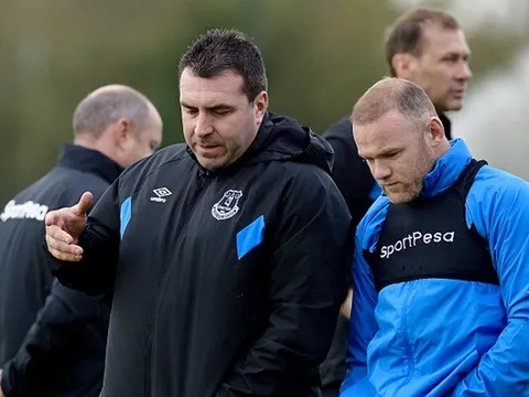 Sau cơn "binh biến", thầy mới tranh thủ "lấy lòng" Rooney