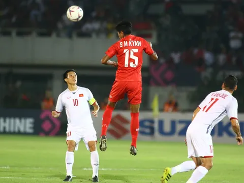 Sau hiệp một trận Myanmar, NHM ví cầu thủ này là 'Lukaku của Việt Nam'