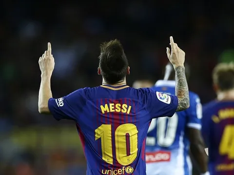 Sau trận thắng Espanyol, Messi khiến báo chí 'cạn lời'