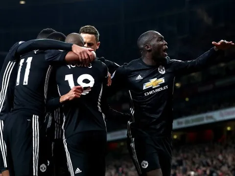 Sau vòng 15 Premier League: Man Utd hay nhưng Man City rất tiếc