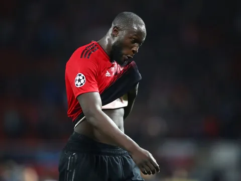 Scholes chỉ lý do Lukaku mất hút ở Man Utd