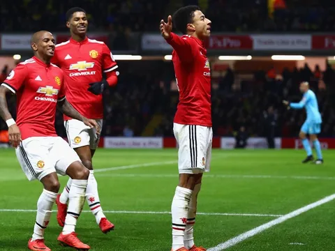 Scholes: Lingard xuất sắc kém gì Mkhitaryan?