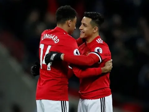 Scholes nói lên nguyên nhân thật sự khiến Sanchez và Lingard bị "trảm"