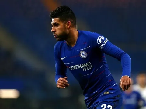 Sarri giải thích lý do tại sao Emerson không thể cạnh tranh với Alonso