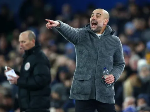 Guardiola nhắc đến "cái chết" sau khi Man City vượt mặt Liverpool