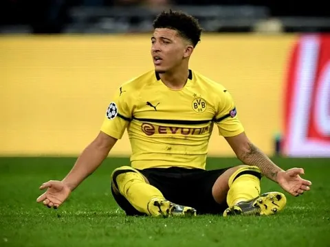 Tại sao Jadon Sancho "mất tích" khi đối đầu với Tottenham?
