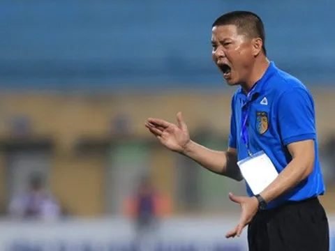 Thua ngược HAGL, HLV Hà Nội FC tố trọng tài