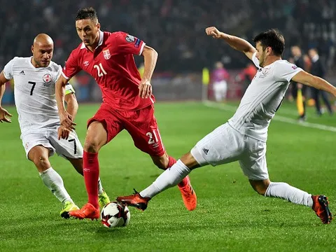 Serbia 'nghẹt thở' đến World Cup, Matic ôm hôn đồng đội cũ