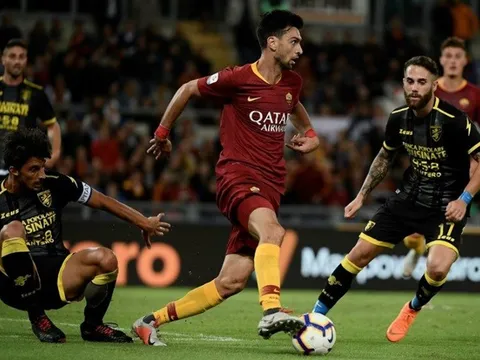 Serie A đêm qua: AS Roma dạo chơi và Benevento Calcio thứ hai xuất hiện