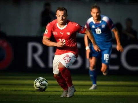 Shaqiri thăng hoa, Thụy Sĩ hủy diệt Iceland bằng chiến thắng của một set tennis