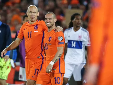 Siêu đội hình Wesley Sneijder từng sát cánh
