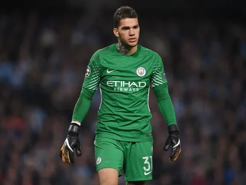 Siêu nhân Man City từng bị đối xử TỆ HẠI