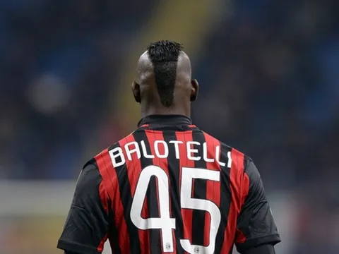 Siêu phẩm để đời của Mario Balotelli