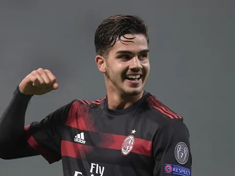 Góc AC Milan: Chờ đợi Andre Silva nở nụ cười tại Serie A