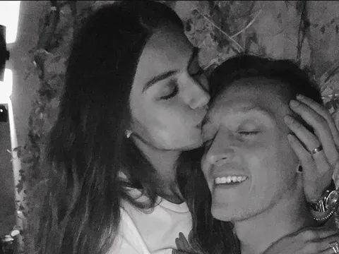 Sinh nhật tuổi 30, Ozil sướng rơn vì điều này