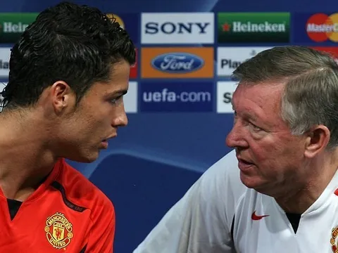 Sir Alex phản ứng như thế nào khi Ronaldo bỏ lỡ cơ hội ghi bàn?