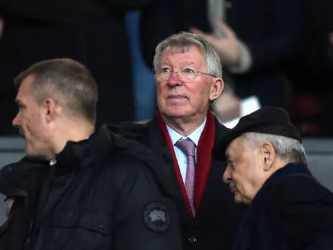 Sir Alex thất thần trên khán đài khi Man Utd thua PSG