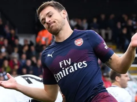 Xong! Ấn định thời điểm Ramsey ra đi, Man Utd mừng thầm