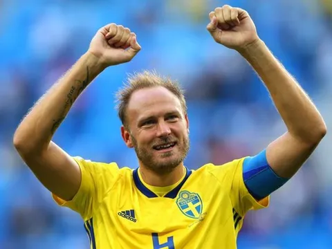 Được Man Utd theo đuổi, Granqvist nói gì?