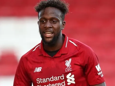 Nóng: "Bom xịt" Liverpool chuẩn bị tái hợp Karius?