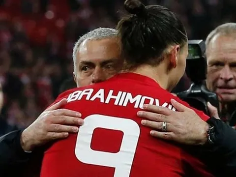 Mourinho bị chỉ trích, Ibra đứng lên đập tan dư luận