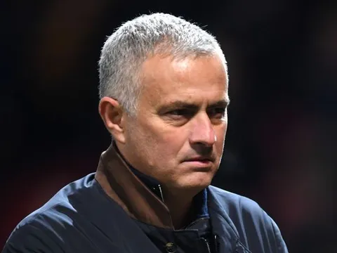 "Man Utd cần thay huấn luyện viên ngay bây giờ"