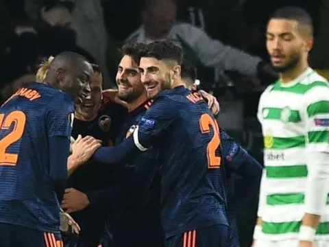 Valencia tạo lợi thế lớn trên sân Celtic Park