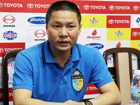 HLV Hà Nội FC nói gì khi bị tố xúi cầu thủ câu giờ