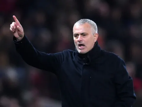 Số 10 ám ảnh Man Utd và Jose Mourinho