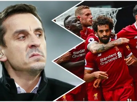 Sốc: Gary Neville làm điều khó tin trong phòng thay đồ Liverpool