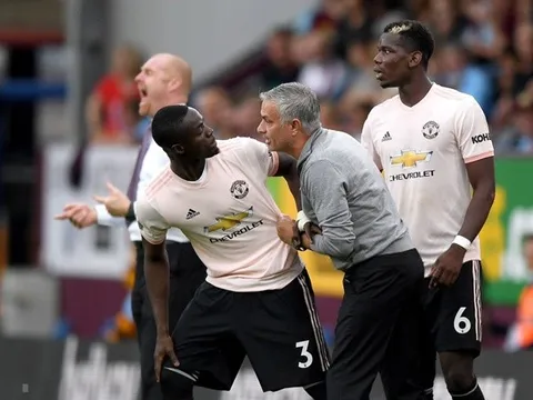 SỐC: Hé lộ bộ tứ tại Man Utd âm thầm "phản" Jose Mourinho