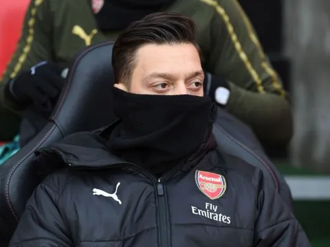 Sốc! Lý do thực sự khiến Ozil vắng mặt là rất "tàn bạo"